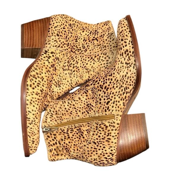 Dolce Vita Calf Hair Leopard Print Booties(Size 6.5) - Picture 3 of 12